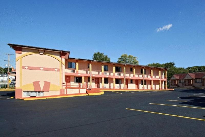 The Regal Inn & Suites banner image
